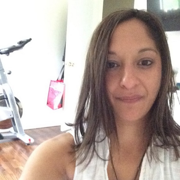 Meet your Posher, Salma s. - Picture 1 of 1